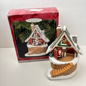Hallmark Keepsake Ornament -1998-Santa’s Merry Workshop-IOB-movement/musical